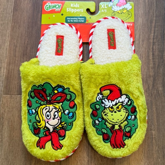 Dr. Seuss Other - Kids Dr.Suess Grinch & Cindy Lou Wreath Slippers